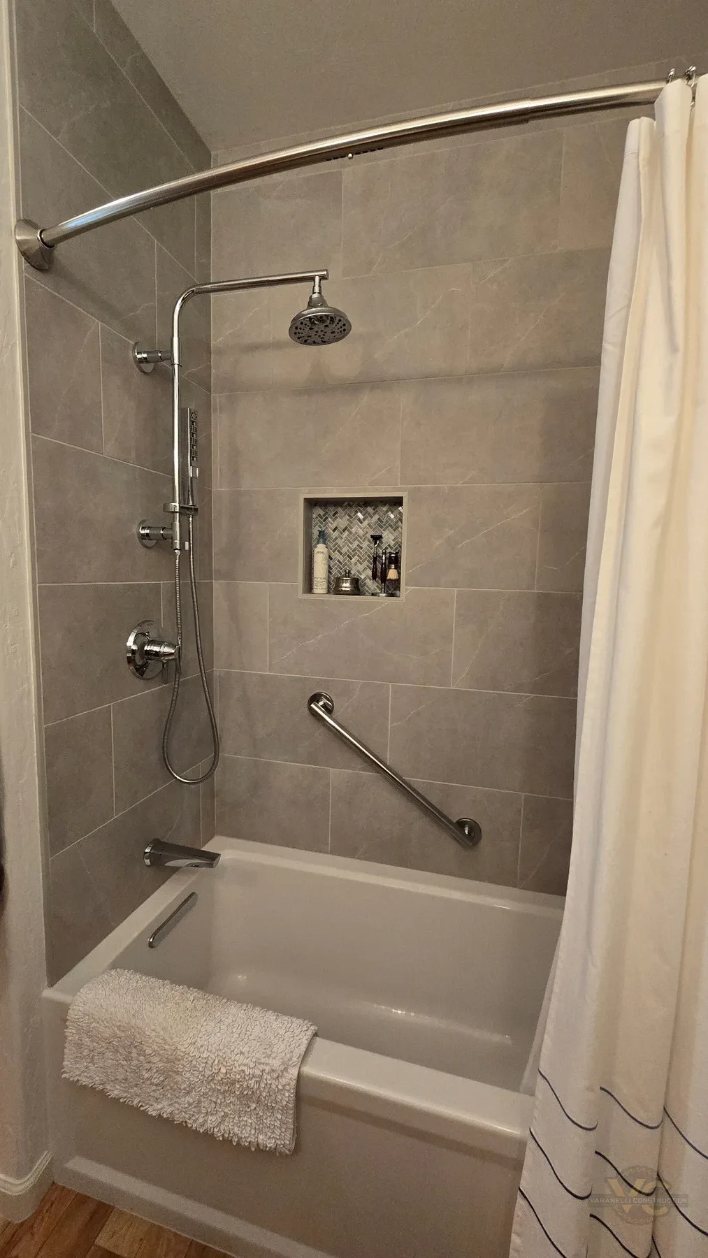 Tiled tub and shower surround renovation by Varanelli Construction