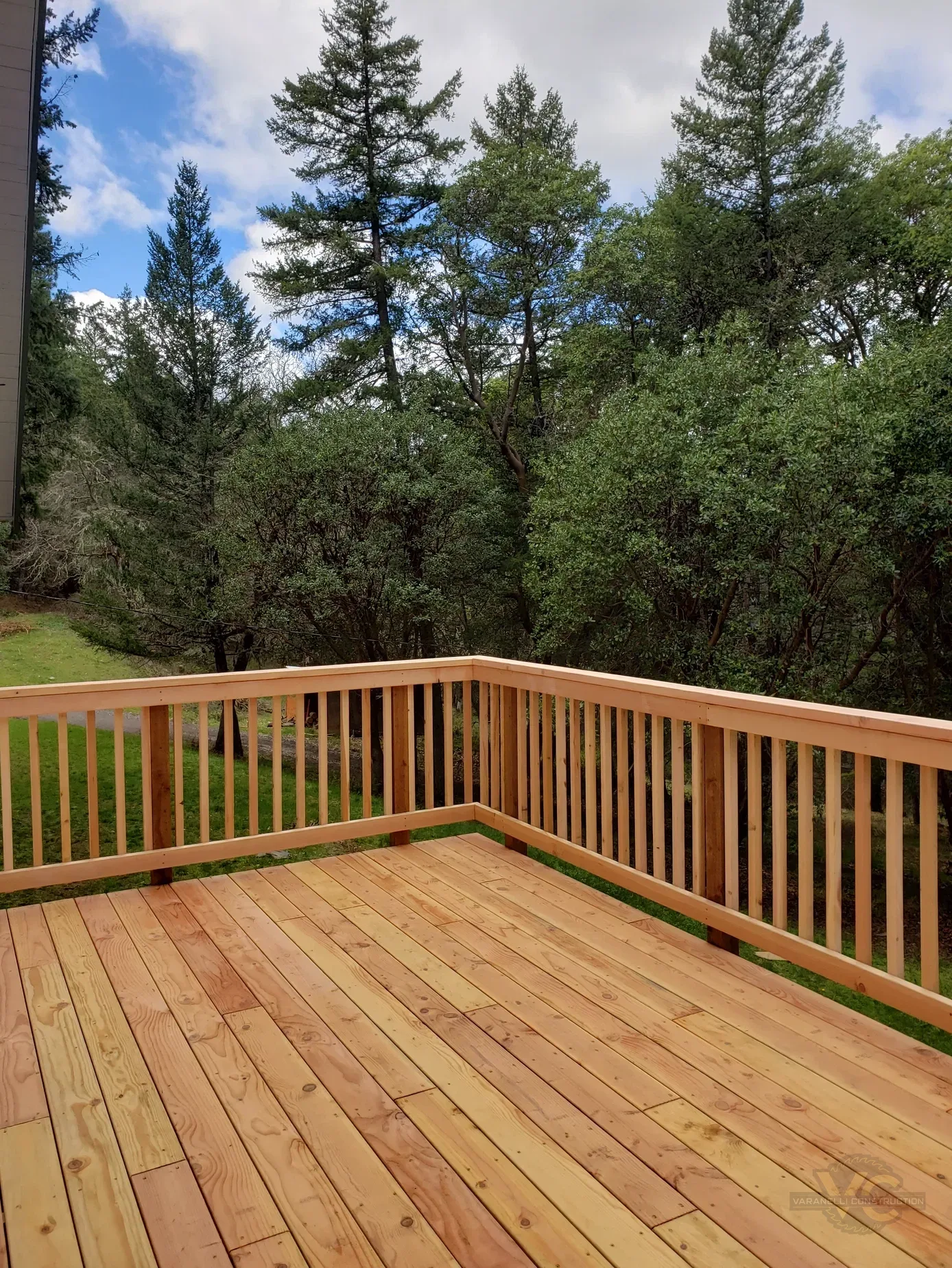 Natural wood deck by Varanelli Construction
