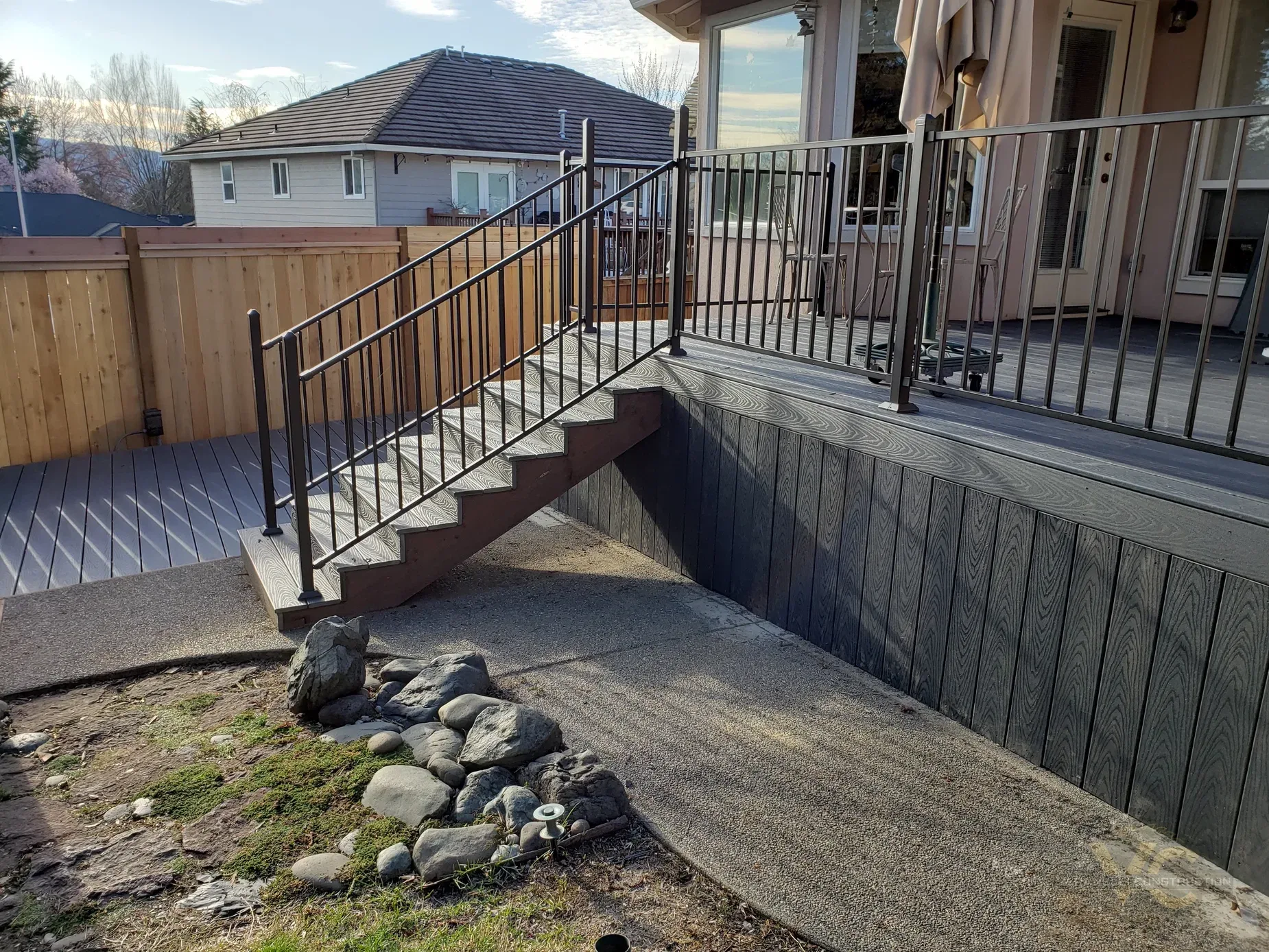 Deck stairs and railing by Varanelli Construction